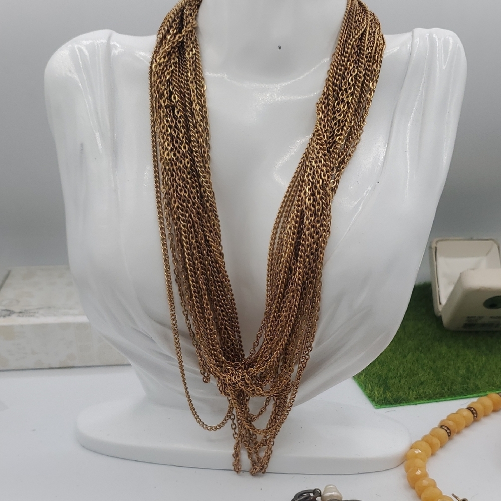 Elegant Gold Tone Waterfall Vintage Chain Necklace 18 Inch N3909